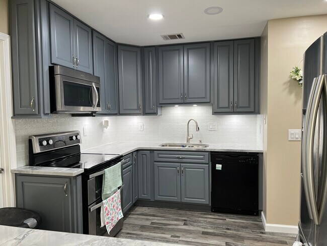 Building Photo - 3942 Solano Rd