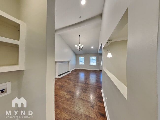 Building Photo - 8800 Vagabond Rd