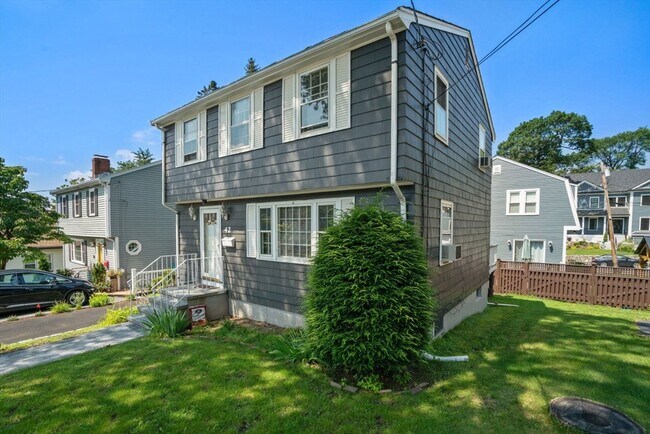 Building Photo - 42 Rockland Ave