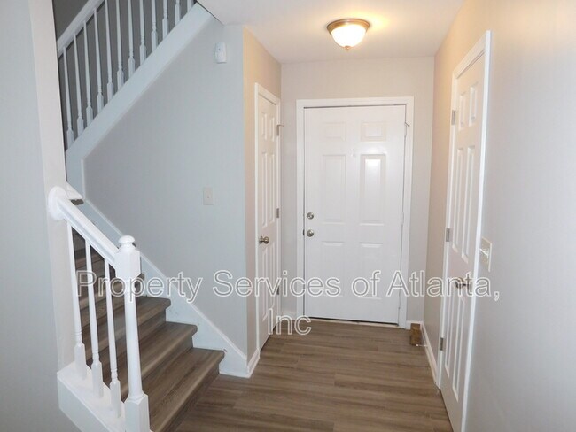 Building Photo - 6431 Shadow Ct