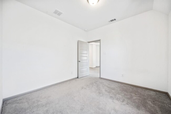 Building Photo - 2122 Mallow Ln