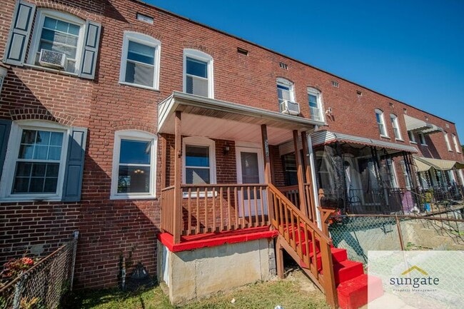 Building Photo - 5318 Patrick Henry Dr