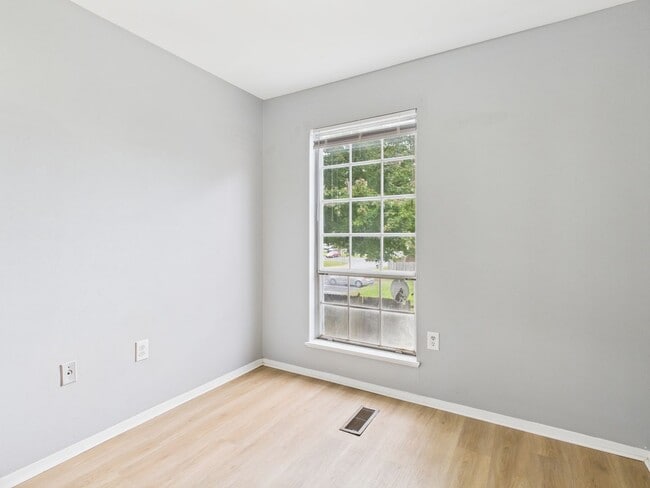 Building Photo - 783 Pleasant St