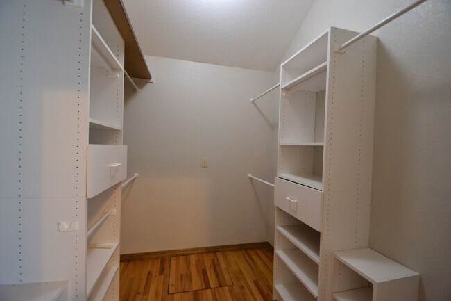 Building Photo - Ranch with Unfinished Basement in D20 with...