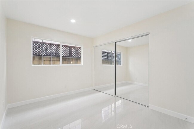 Building Photo - 10121 Eagle Ave