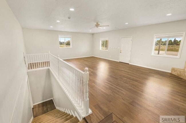 Building Photo - Stunning St. Anthoney Home: Recently Remod...