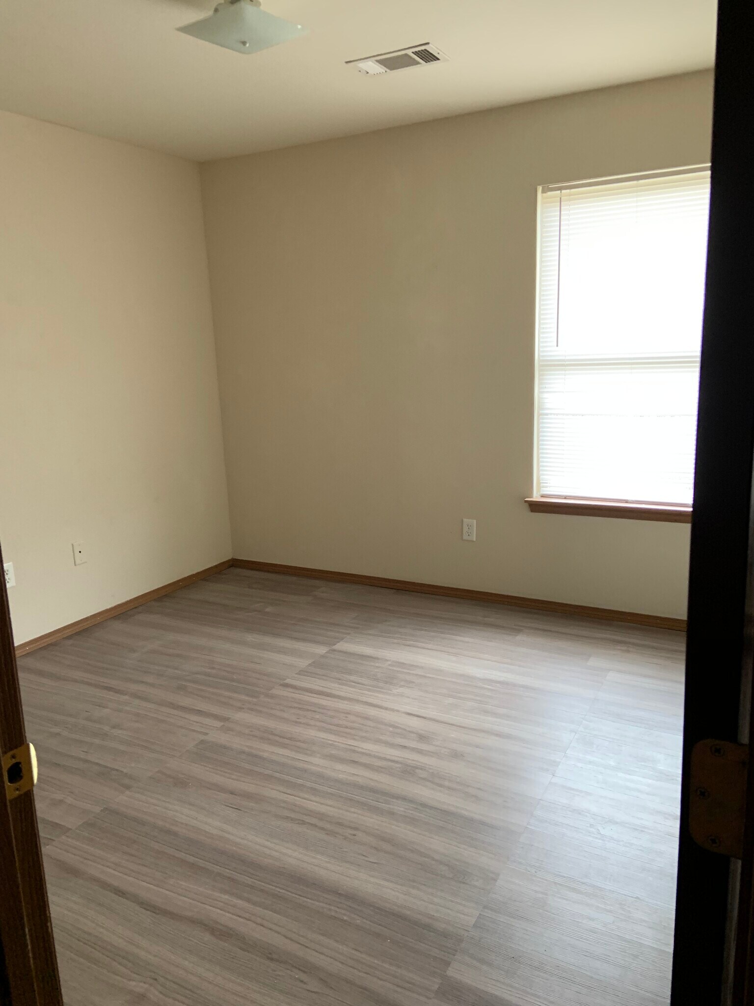 Building Photo - 309 E Marietta Ct