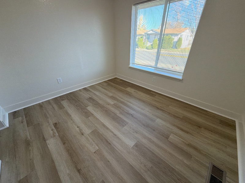 Building Photo - 8401 Peakview Dr