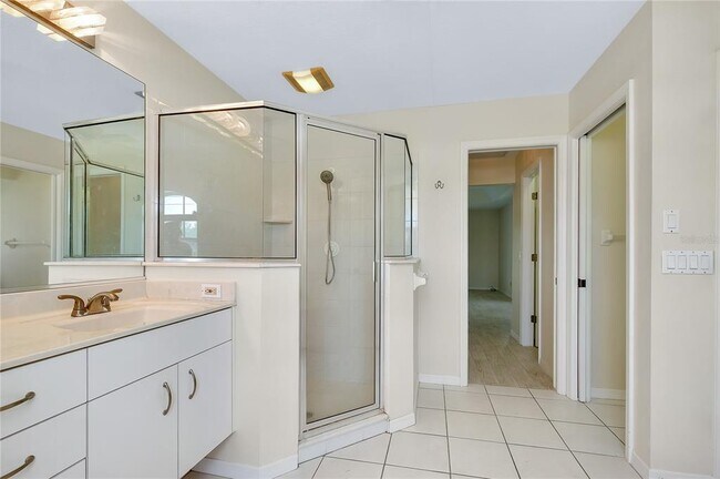 Building Photo - 15140 Lyneburg Ave