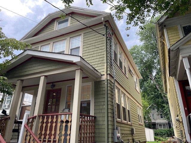 Charming Painted Lady - 29 Crescent Ave
