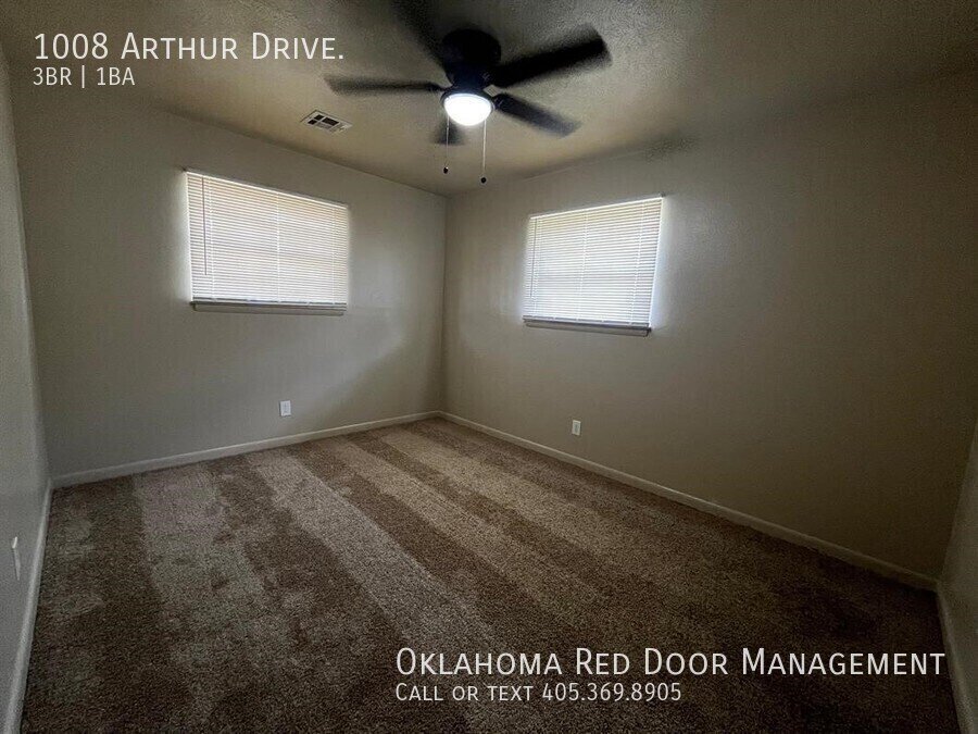 Building Photo - 1008 Arthur Dr