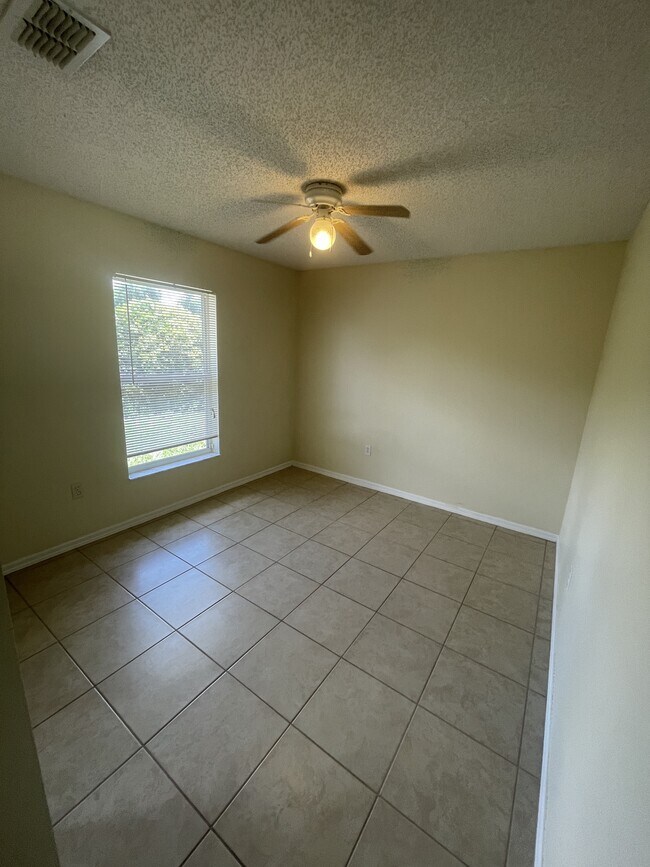 Building Photo - 3049 Mandeville St