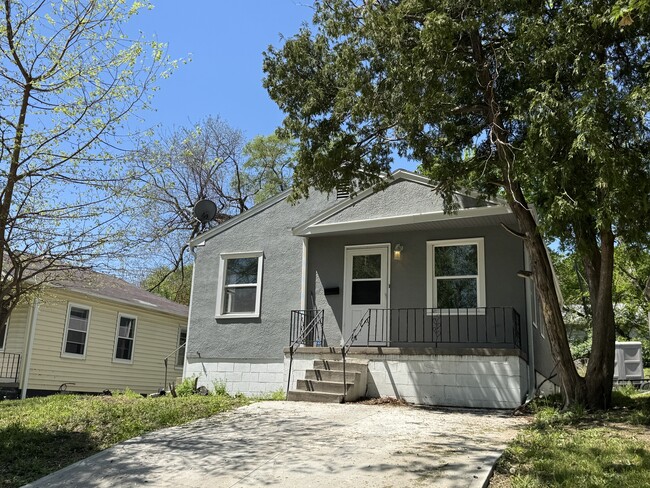 Building Photo - 4022 N 42nd St