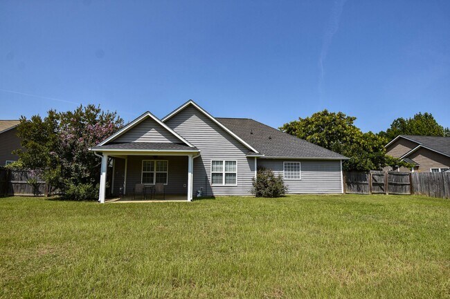 Building Photo - Coming Soon! 3 Bedroom 2 Bathroom- Pets Considered