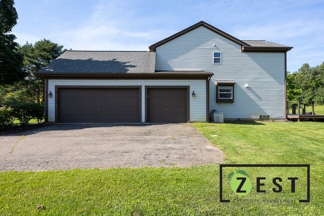 Building Photo - OPEN HOUSE SATURDAY AUGUST 2ND 2025 10-11A...