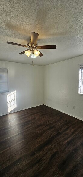 Building Photo - 720 N 70th St