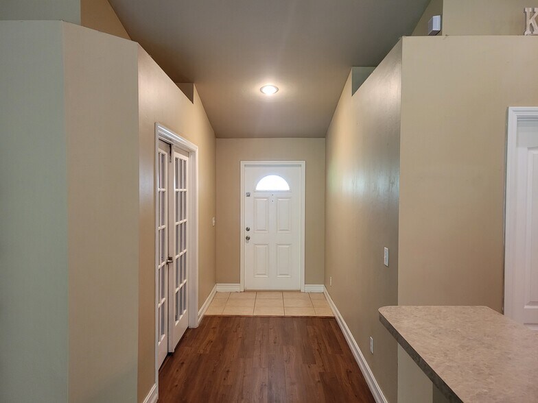 Building Photo - 3701 Irma Ave N