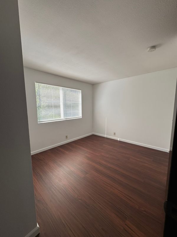 Building Photo - 142 Morton Dr