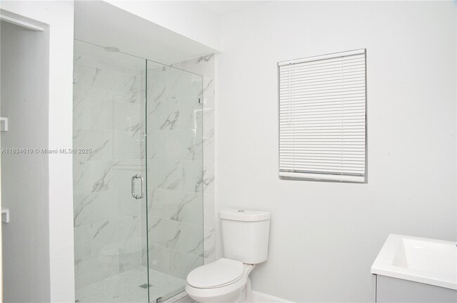 Building Photo - 4105 N Ocean Dr