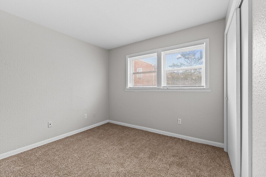 Building Photo - 5936 Radnor Rd