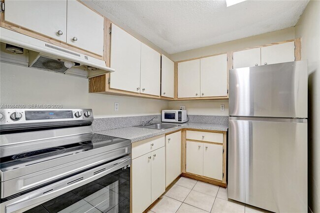 Building Photo - 7160 NW 179th St