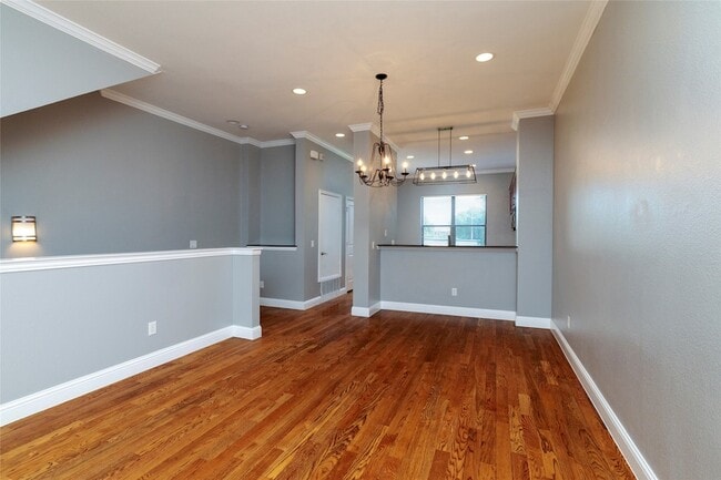 Building Photo - 724 Skyline Bluff Ct