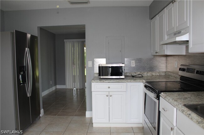 Building Photo - 334 Cape Coral Pkwy W