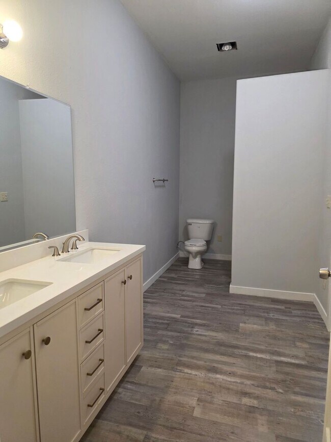 Building Photo - 184 Baileys Way