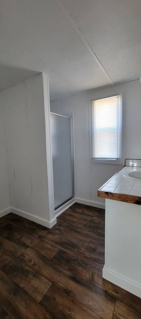 Building Photo - Ready to Move in