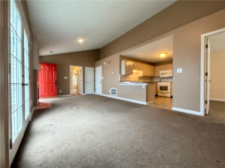 Building Photo - 2711 Highland Ridge NW