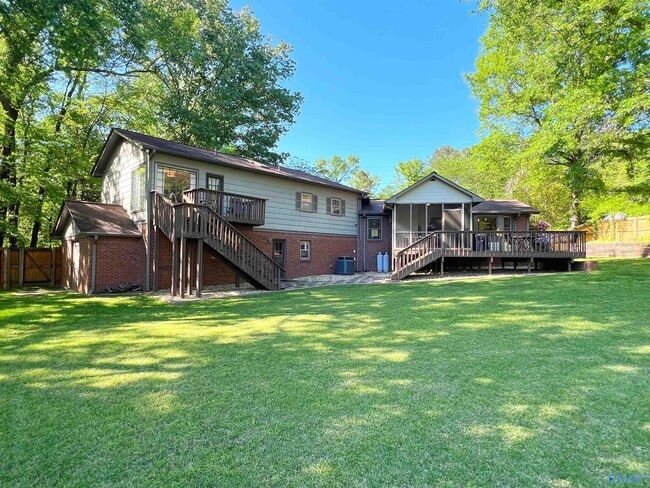 Building Photo - 204 Roy Dr