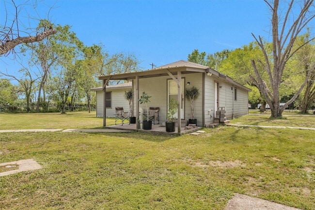 Building Photo - 1725 Strawn Rd