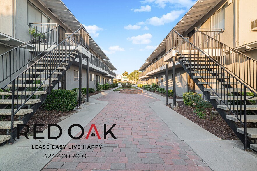 Building Photo - 660 S Riverside Ave