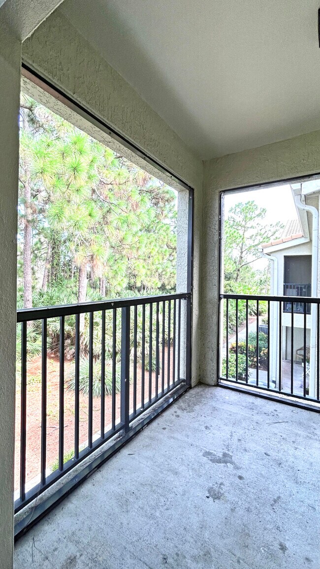 Building Photo - 116 SW Peacock Blvd