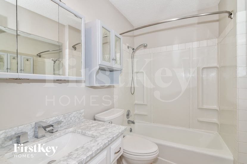 Building Photo - 1432 E Sheridan Bridge Ln