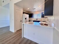 Building Photo - 400 Amber Pine St