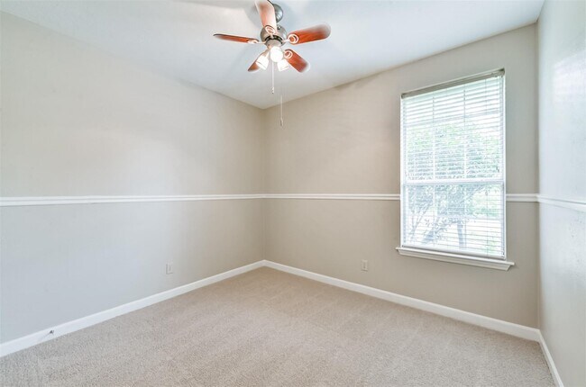 Building Photo - 15019 Trumpet Vine Ln