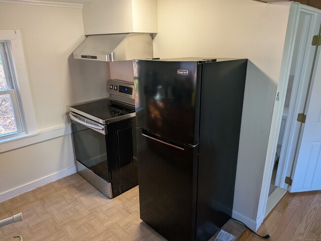 Building Photo - 30 Bridge St