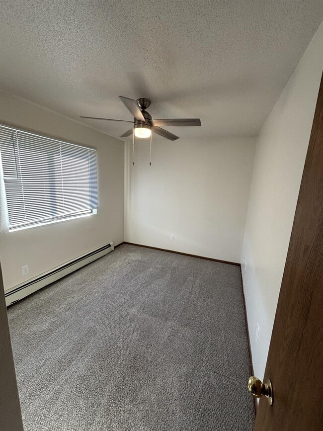 Building Photo - 619 S Johnson-5