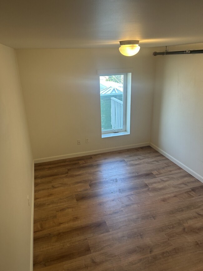 Building Photo - 10 Railroad Square