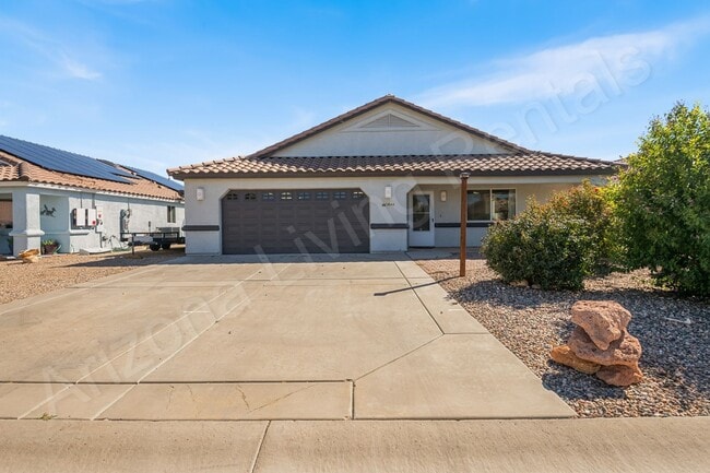 Building Photo - CHAPARRAL MESA AWAITS