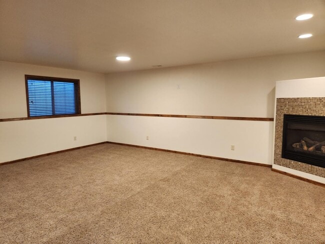 Building Photo - 737 Copperfield Dr