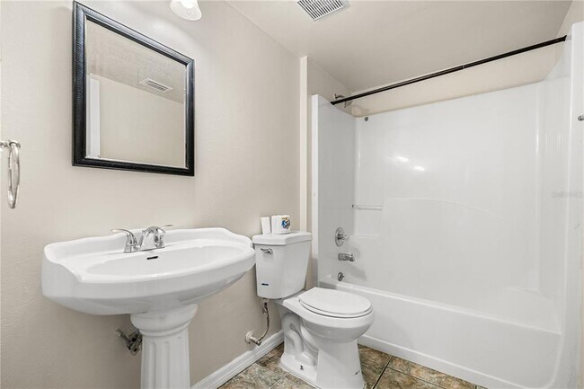 Building Photo - 2411 Parsons Pond Cir