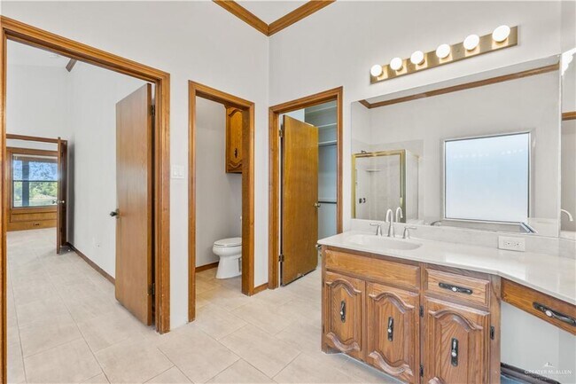 Building Photo - 29 Rio Grande Dr