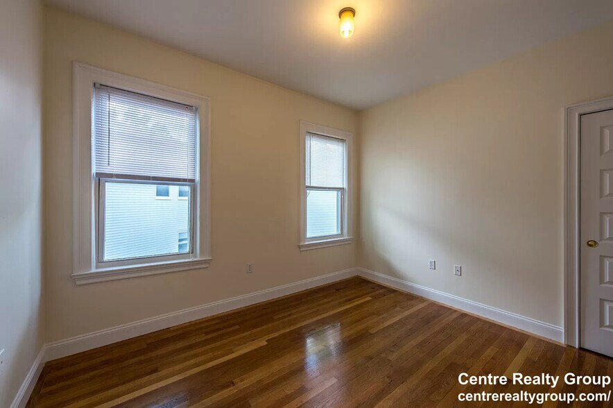 Building Photo - 48 Ashford St