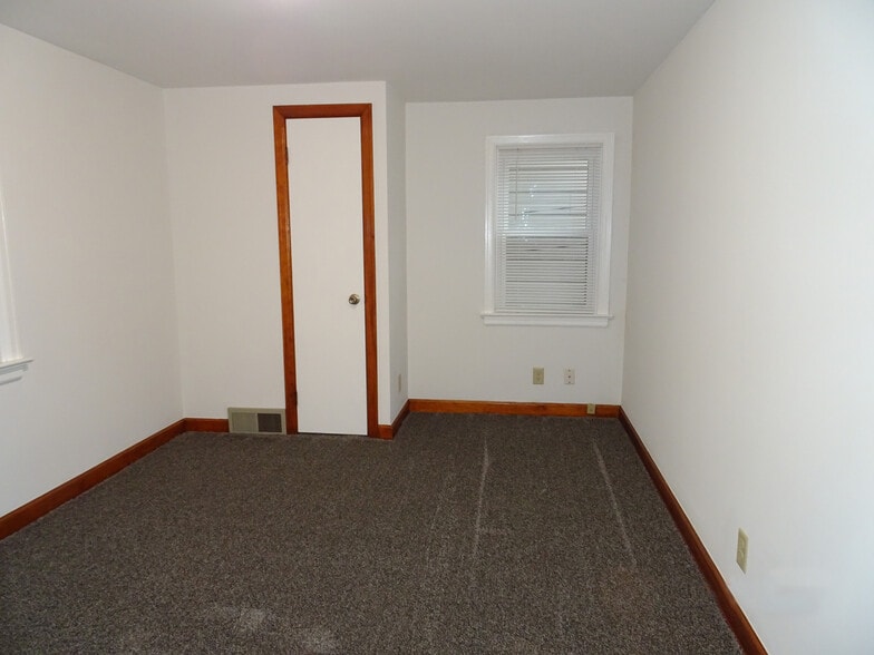 bedroom 1 - 833 S Cory St