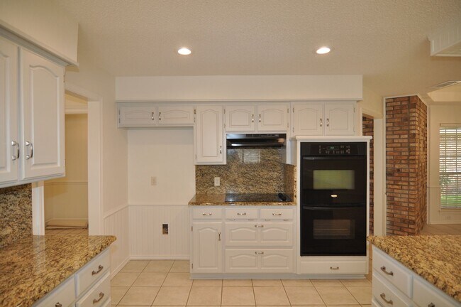 Building Photo - Great 4-2.5-2 in Colleyville, GCISD!