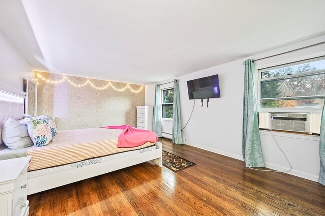 Building Photo - 138 Wildwood Cir