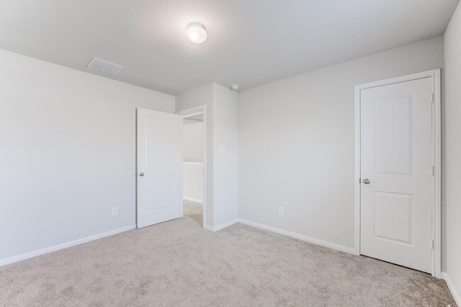 Building Photo - 5842 Adelaide River Dr
