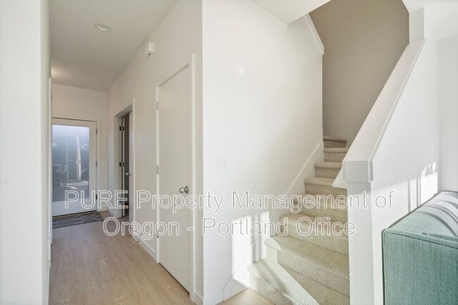 Building Photo - 725 SE 78th Ave